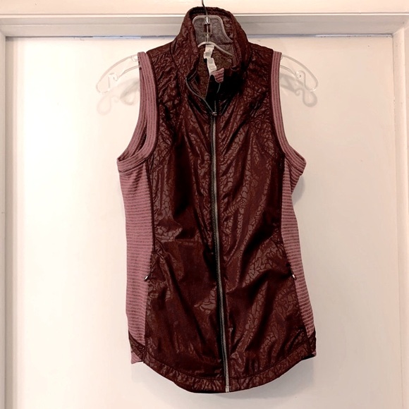 lululemon athletica Jackets & Blazers - Lululemon Rebel Runner Vest - Size 6 EUC
